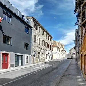 rock-hostel-pula.in-istria.net/